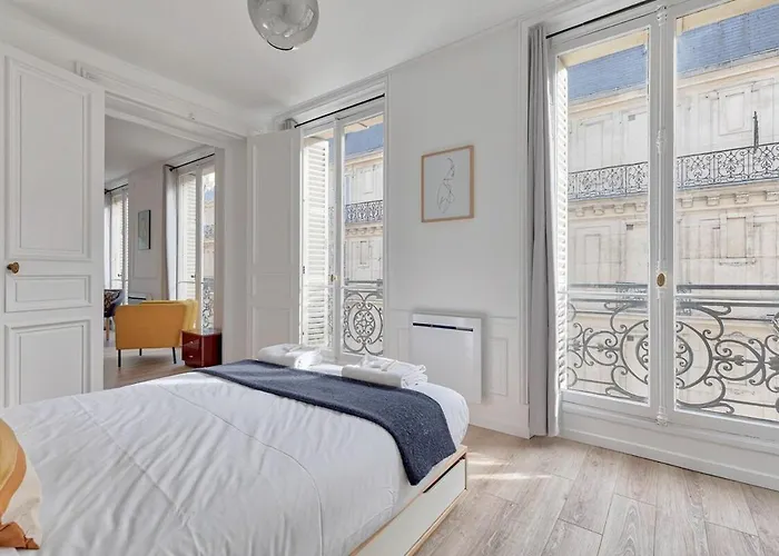 Joli Appartement Champs Elysees - 6P